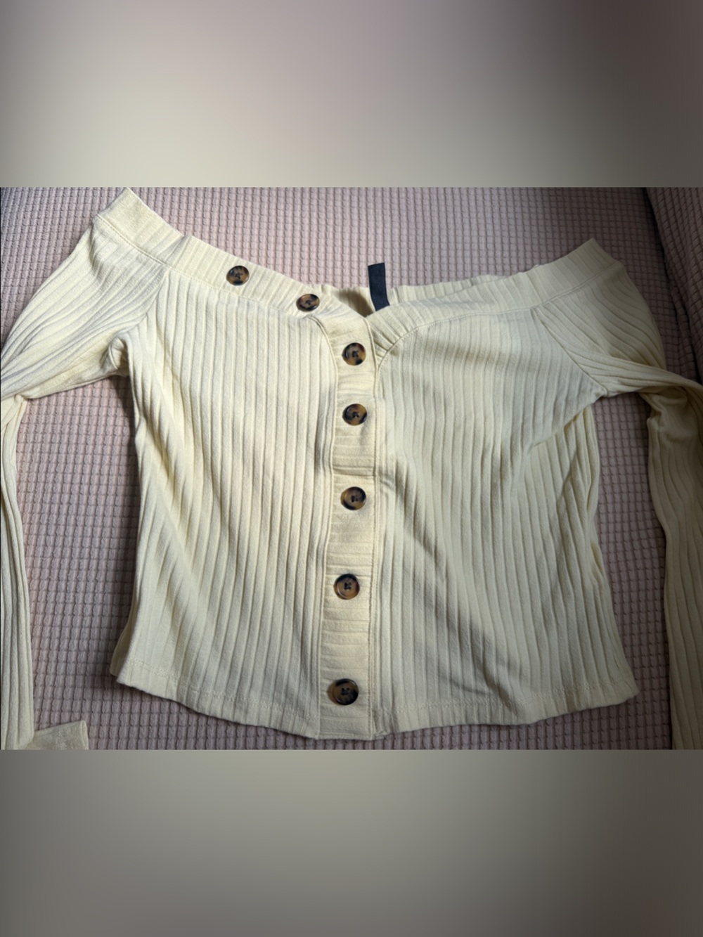 H&M Ribbed Button-Front Women’s long sleeve top in Light yellow